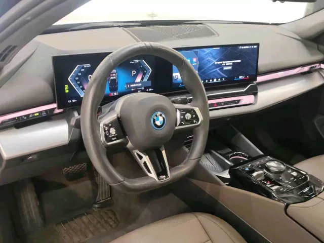 BMW i5 — Фото автомобиля 6