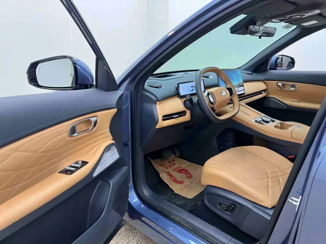 Geely Galaxy Starship 7 EM-i — Фото автомобиля 12