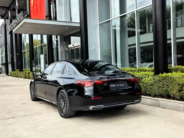 Mercedes-Benz E-Class — Фото автомобиля 4