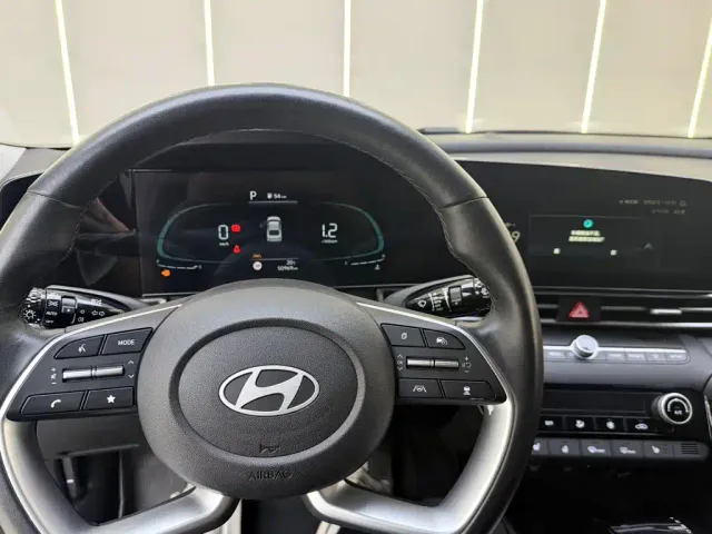 Hyundai Elantra — Фото автомобиля 8