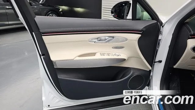 Genesis GV70 2.5T Бензин 2WD — Фото автомобиля 7