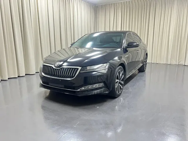 Фотография автомобиля — Skoda Superb