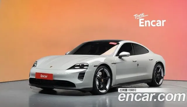 Фотография автомобиля — Porsche Taycan