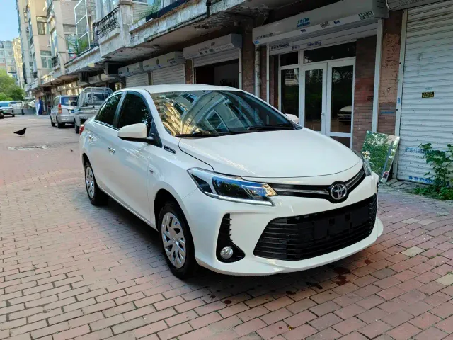Toyota Vios — Фото автомобиля 3