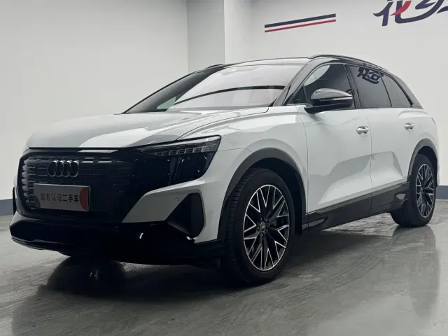Audi Q5 e-tron — Фото автомобиля 2