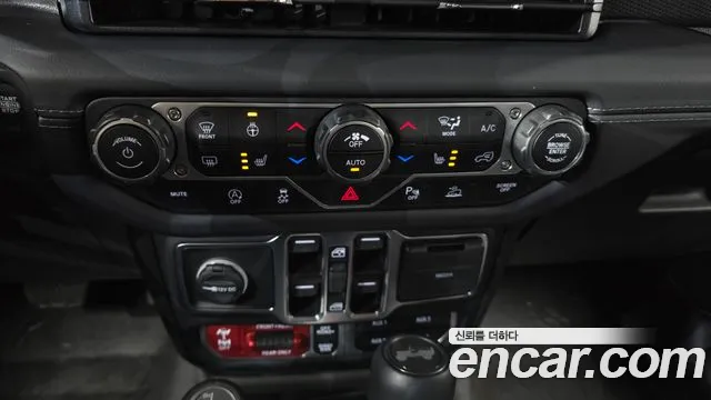 Jeep Wrangler JL — Фото автомобиля 29