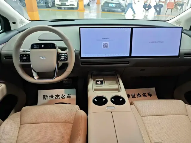 Li Auto Li i8 2025 Standard Edition — Фото автомобиля 8