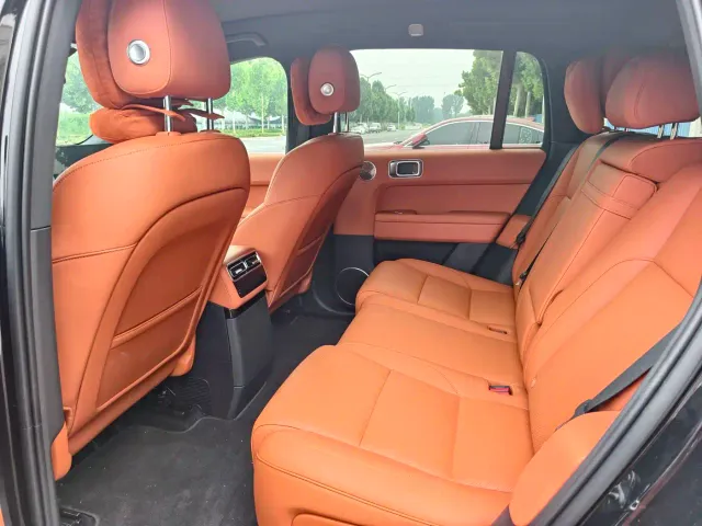 Li Auto L6 — Фото автомобиля 8