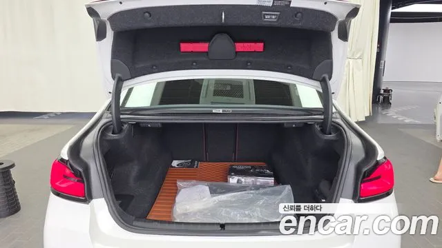 BMW 5 Series G30 — Фото автомобиля 26