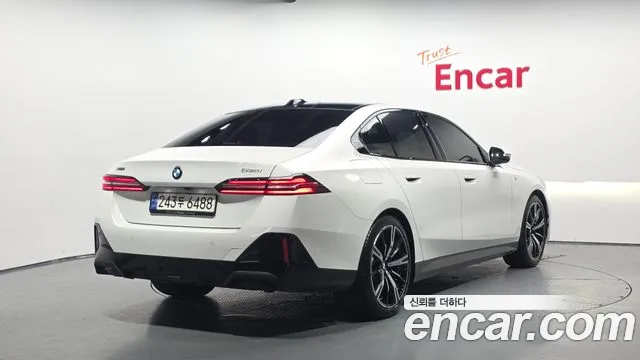 BMW 5-Series 5 серия (G60) 530i xDrive M Sport — Фото автомобиля 2