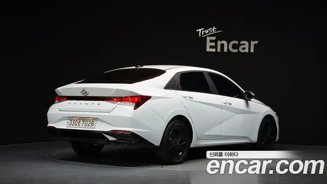 Hyundai Avante CN7 — Фото автомобиля 2