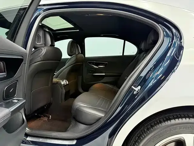 Mercedes-Benz C-Class — Фото автомобиля 8