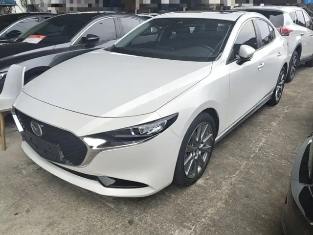 Фотография автомобиля — Mazda Axela