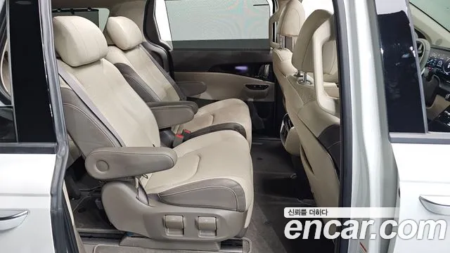 Kia Canival Carnival 4 поколение Бензин 7 мест Signature — Фото автомобиля 7