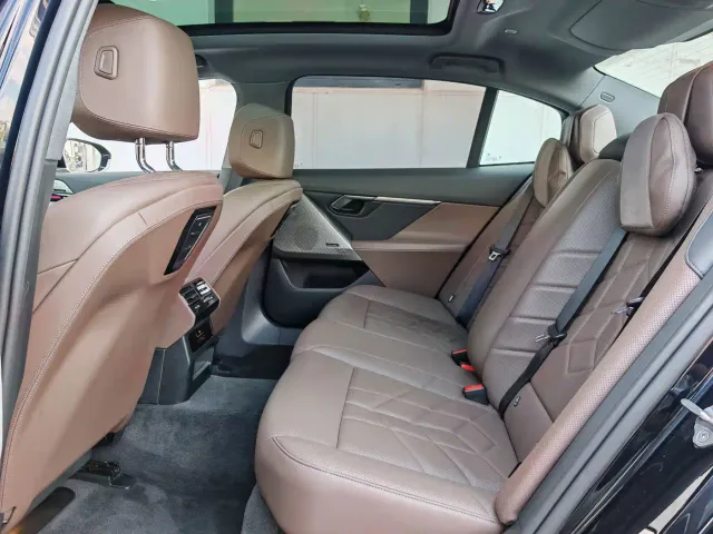 BMW 5 Series — Фото автомобиля 22