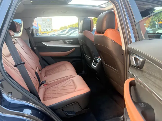 Chery Tiggo 8 PLUS — Фото автомобиля 17