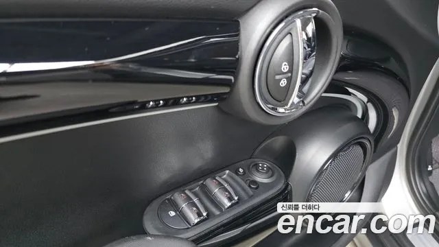 Mini Cooper Cooper 5 дверей Classic — Фото автомобиля 13