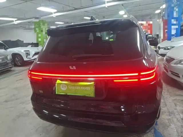 Li Auto ONE — Фото автомобиля 5