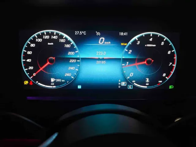 Mercedes-Benz E-Class — Фото автомобиля 21