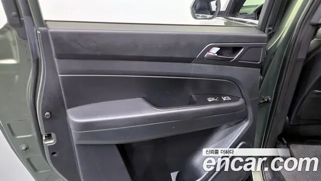 KG_Mobility_Ssangyong Rexton Новый Rexton Sport Khan Дизель 2.2 4WD — Фото автомобиля 20