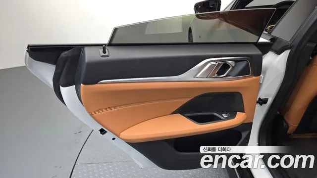 BMW i4 — Фото автомобиля 14