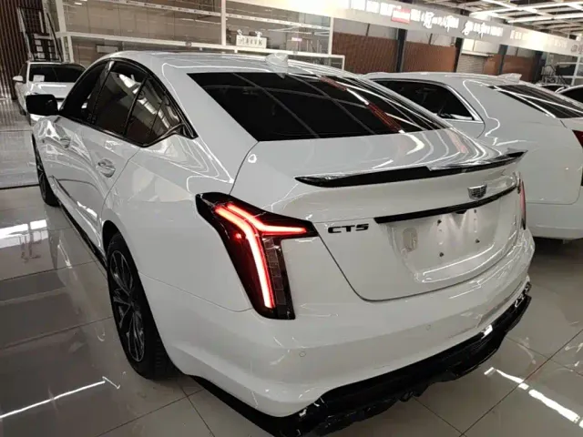 Cadillac CT5 — Фото автомобиля 4