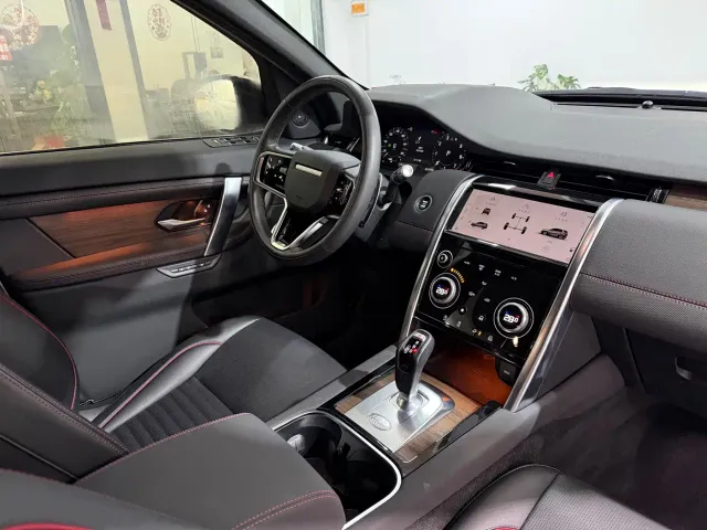 Land Rover Discovery Sport — Фото автомобиля 14