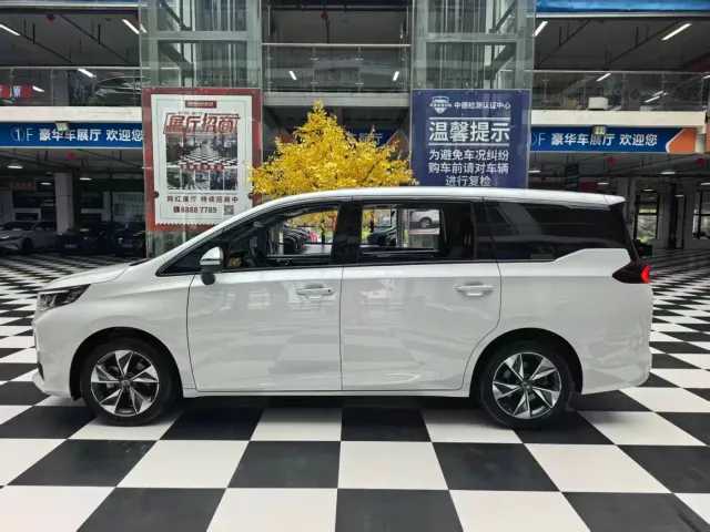 GAC Trumpchi M6 — Фото автомобиля 6