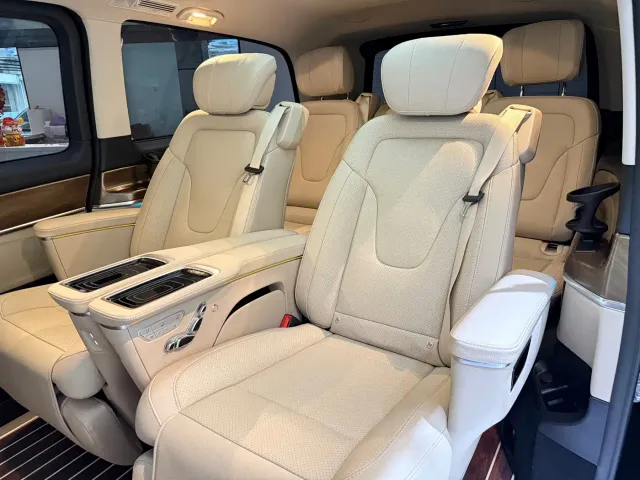 Mercedes-Benz V-Class — Фото автомобиля 10