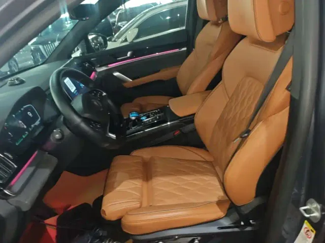 BYD Tang — Фото автомобиля 14