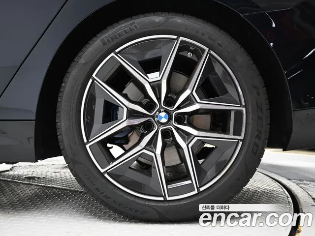 BMW 5 Series G60 — Фото автомобиля 5