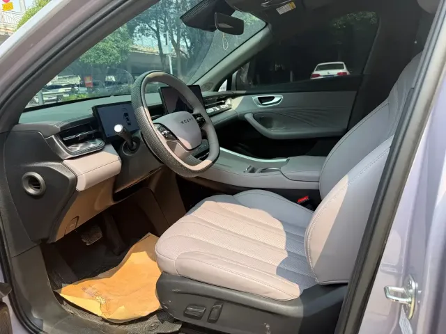 Roewe Roewe M7 DMH 2025 Base — Фото автомобиля 6