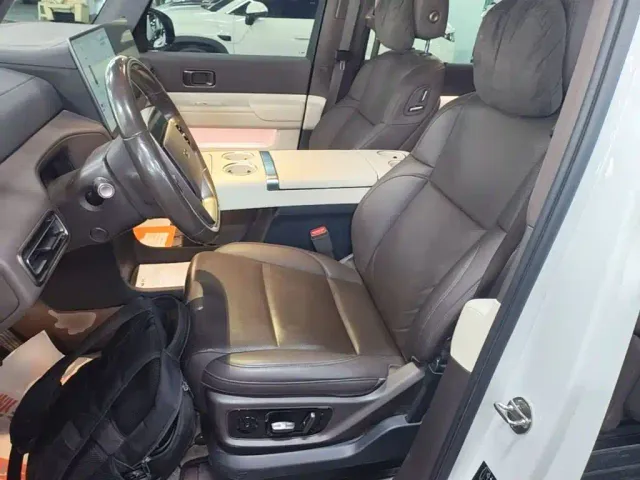 Li Auto MEGA — Фото автомобиля 14
