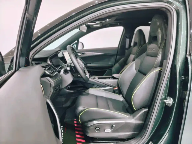 Lynk & Co 06 — Фото автомобиля 11
