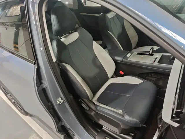 Geely Boyue L — Фото автомобиля 24