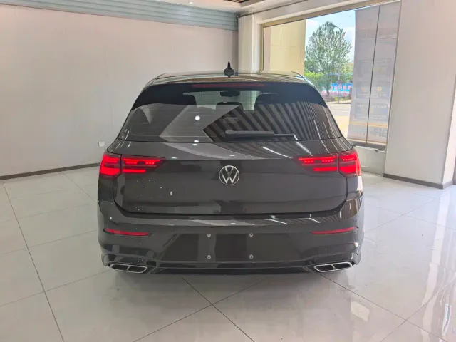 Volkswagen Golf — Фото автомобиля 5