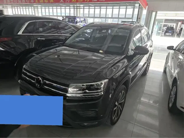 Фотография автомобиля — Volkswagen Tharu