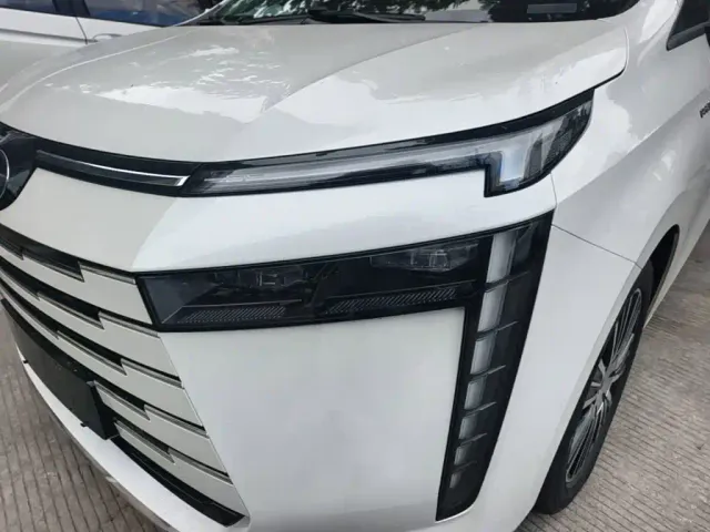 GAC Trumpchi E8 — Фото автомобиля 23