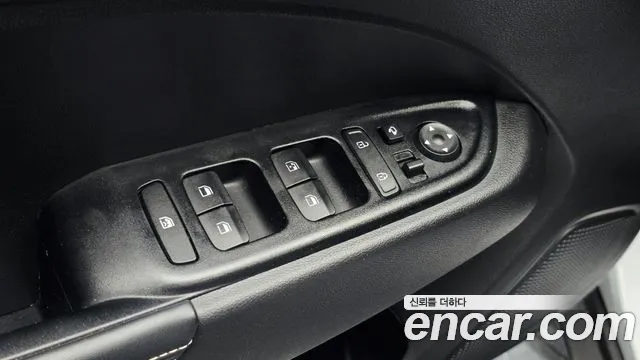 Hyundai Venue — Фото автомобиля 29
