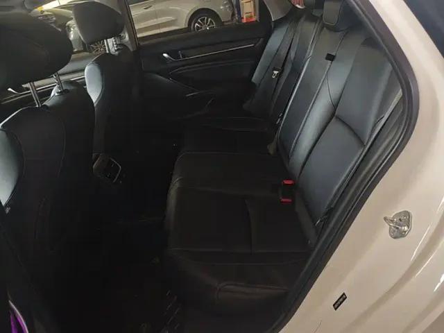 Honda Accord — Фото автомобиля 16