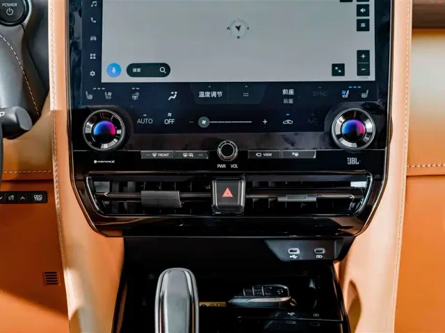 Toyota Vellfire — Фото автомобиля 13