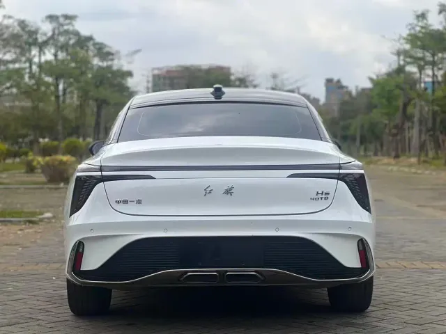 Hongqi H6 — Фото автомобиля 17
