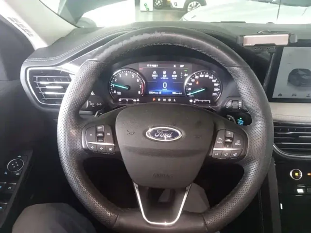 Ford Escape — Фото автомобиля 10