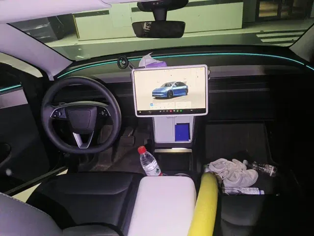 Tesla Model Y — Фото автомобиля 12