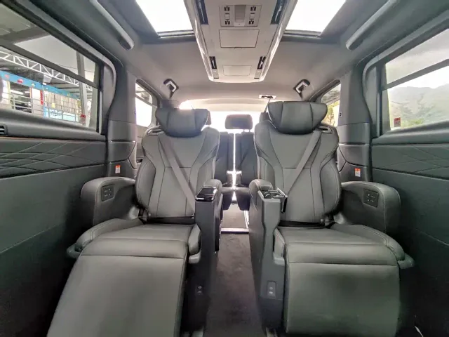 Toyota Alphard — Фото автомобиля 8