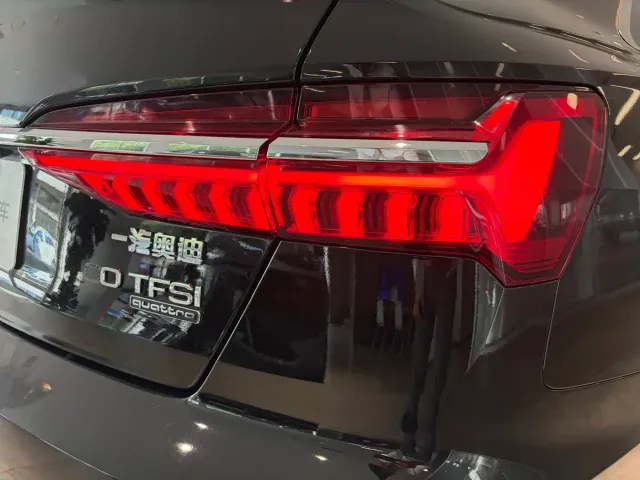 Audi A6L — Фото автомобиля 14