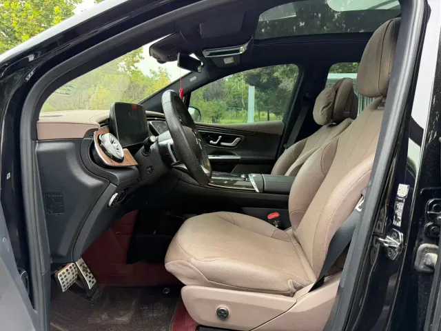 Mercedes-Benz EQE SUV — Фото автомобиля 4