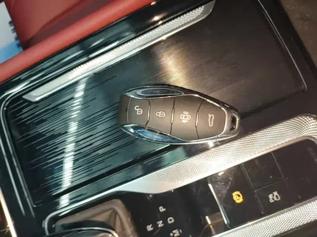 Hongqi H5 — Фото автомобиля 8