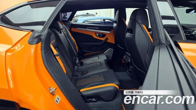 Lamborghini Urus — Фото автомобиля 12
