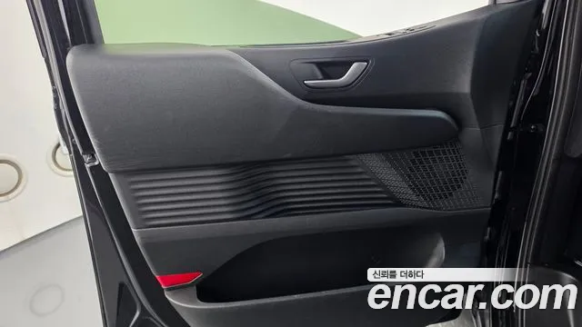 Hyundai Staria — Фото автомобиля 13